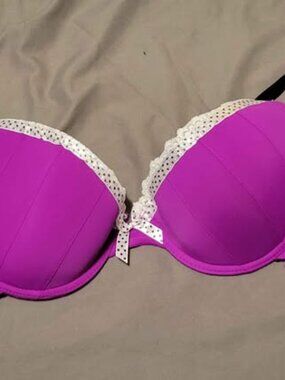 Vintage Frederik's of Hollywood Pink Push-up Bra